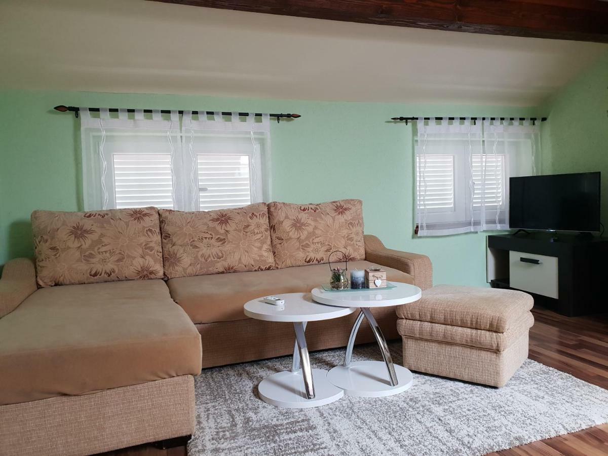 Apartman Viki Stinjan Pula Exteriér fotografie