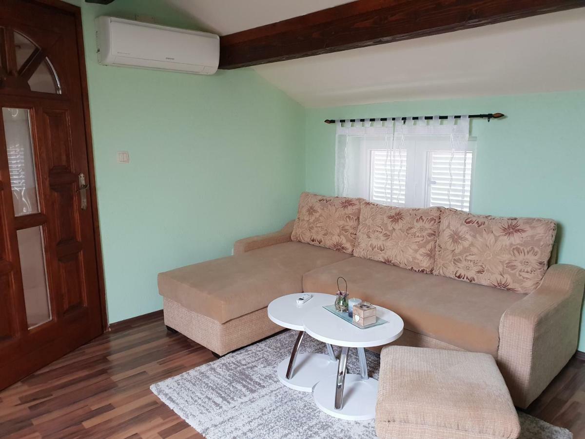 Apartman Viki Stinjan Pula Exteriér fotografie