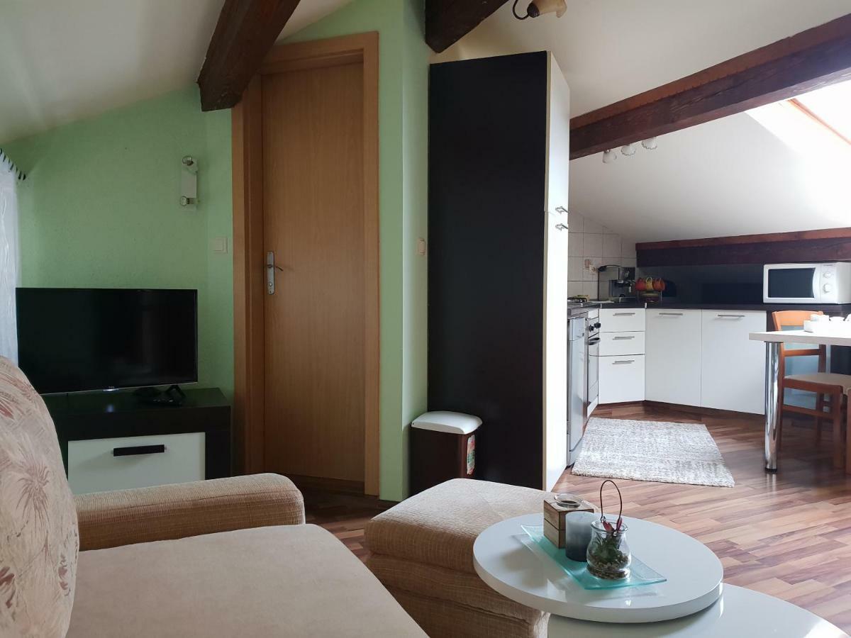 Apartman Viki Stinjan Pula Exteriér fotografie